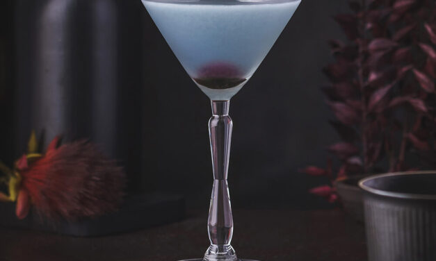 Aviation Cocktail – Sour with violet liqueur
