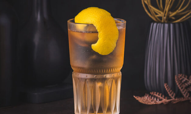 Horse’s Neck – Bourbon, Ginger Ale and Bitters