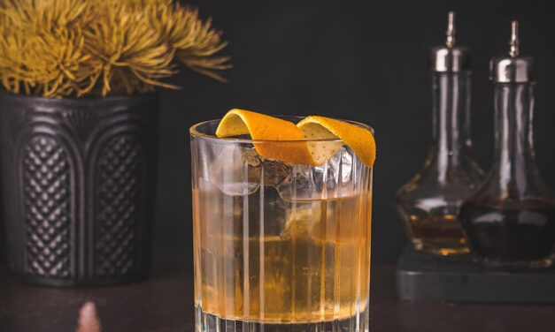 Old Fashioned Cocktail – The Grand Classic with Whiskey