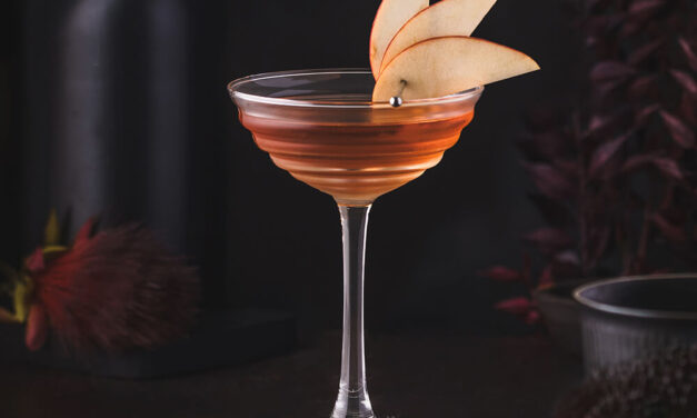 Savoy Tango – An elegant mix of Calvados & Sloe Gin